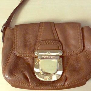 Michael kors crossbody